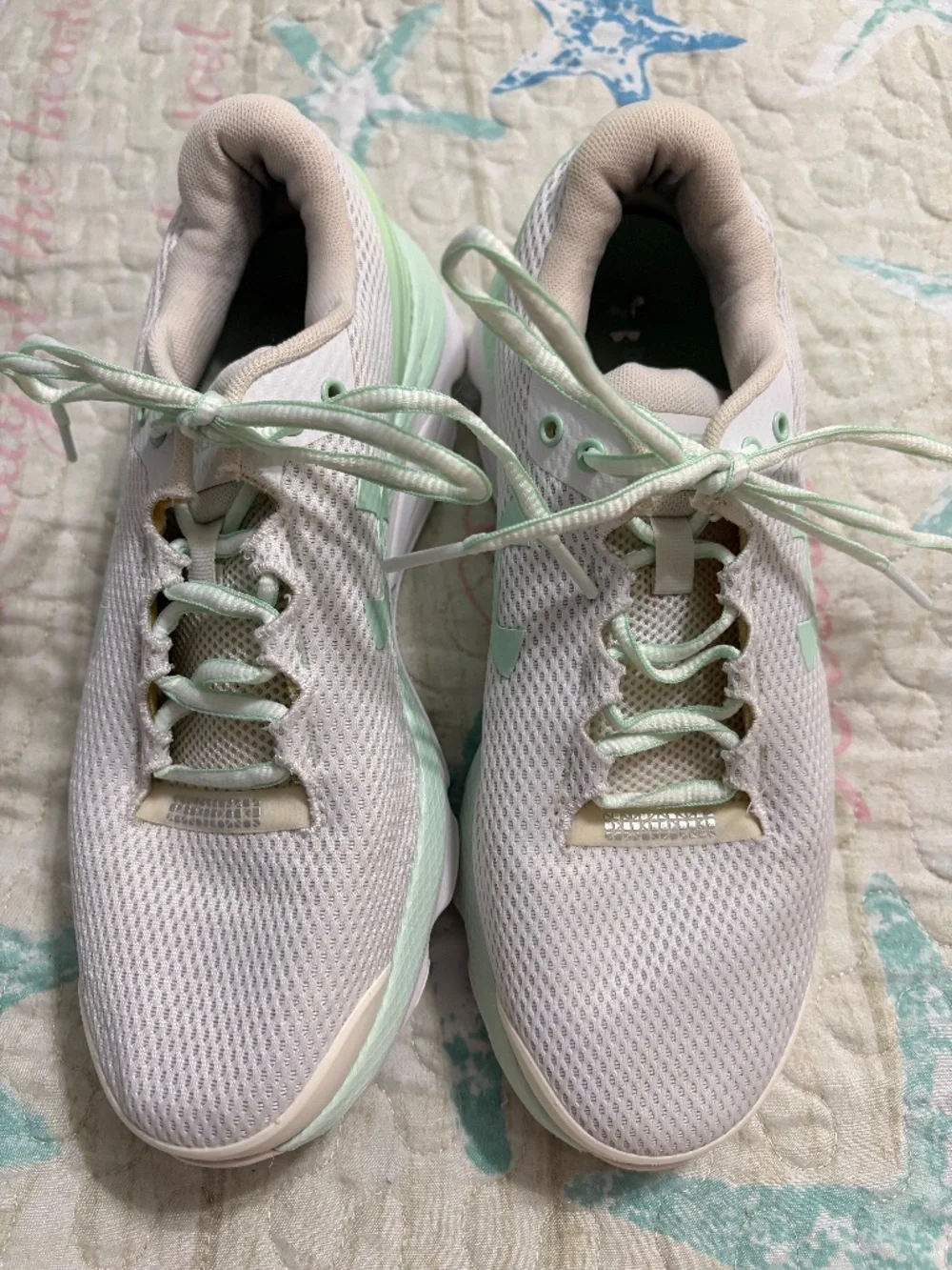 Under Armour size 9 Tennis shoes
